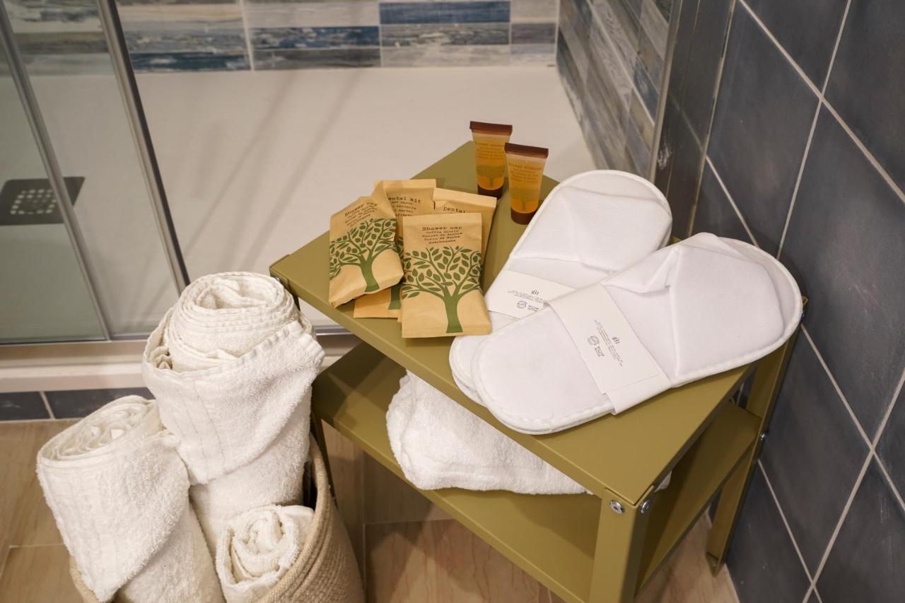 Mediterranea Apartment- Central Station - Free Wifi&Netflix Bari Exterior foto